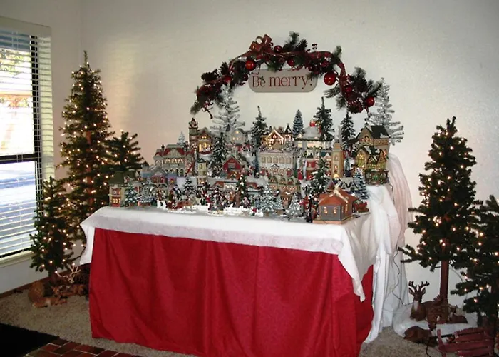 Christmas Tree Inn